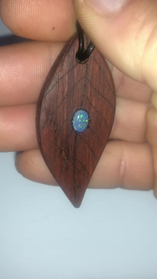 Leaf design timber carving set with triplet opal